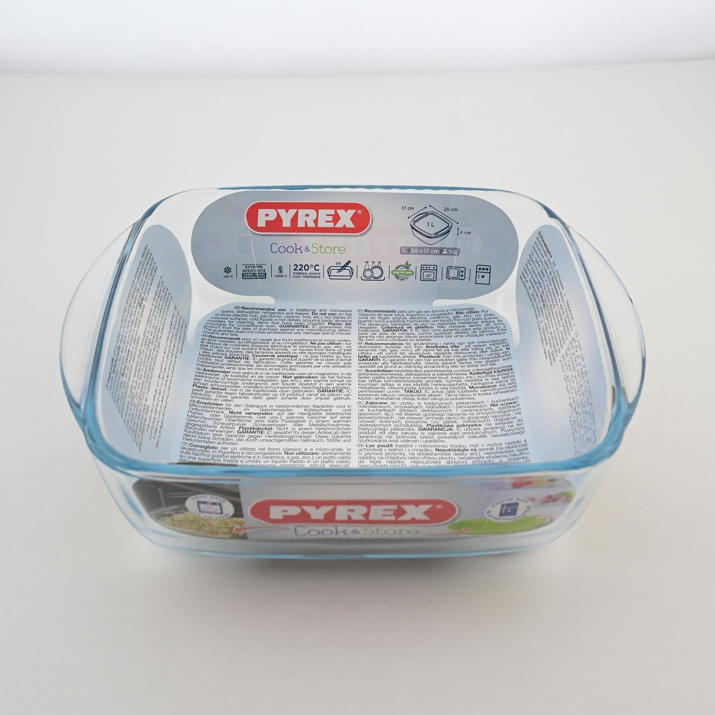 Pyrex Cook and Store 2.2 Liters Square Glass Roaster with Plastic lid and Easy Grip