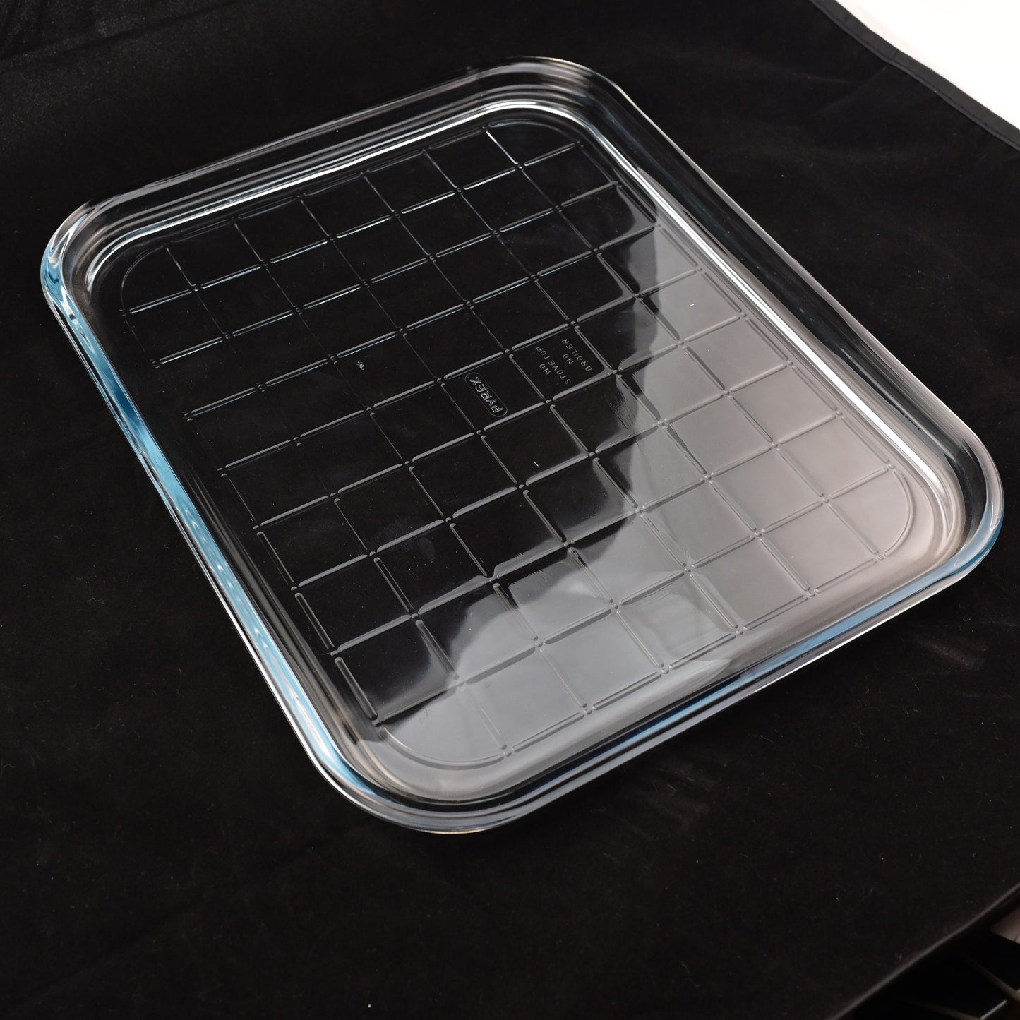 Pyrex Glass Baking Tray + Cookie cutters(Gift)